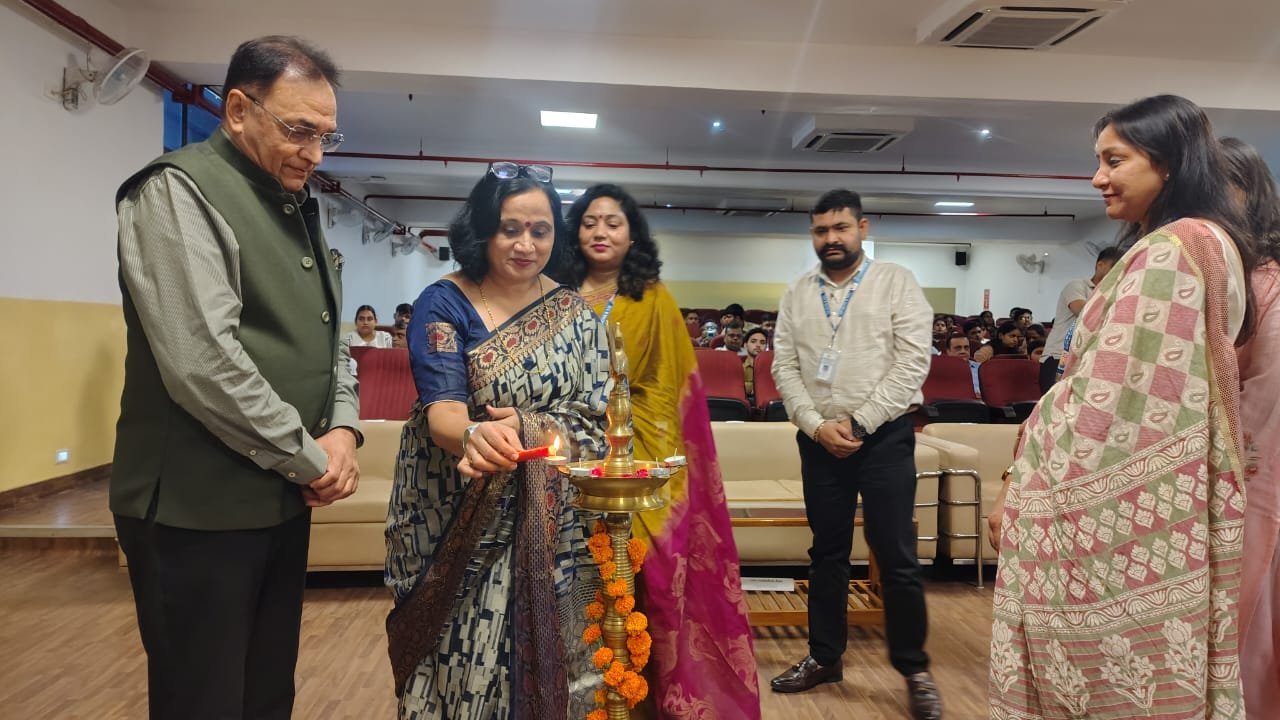 सीपीजे स्कूल ऑफ लॉ, नरेला ने बीबीए (जी)/बीबीए कैम/बीसीए के...